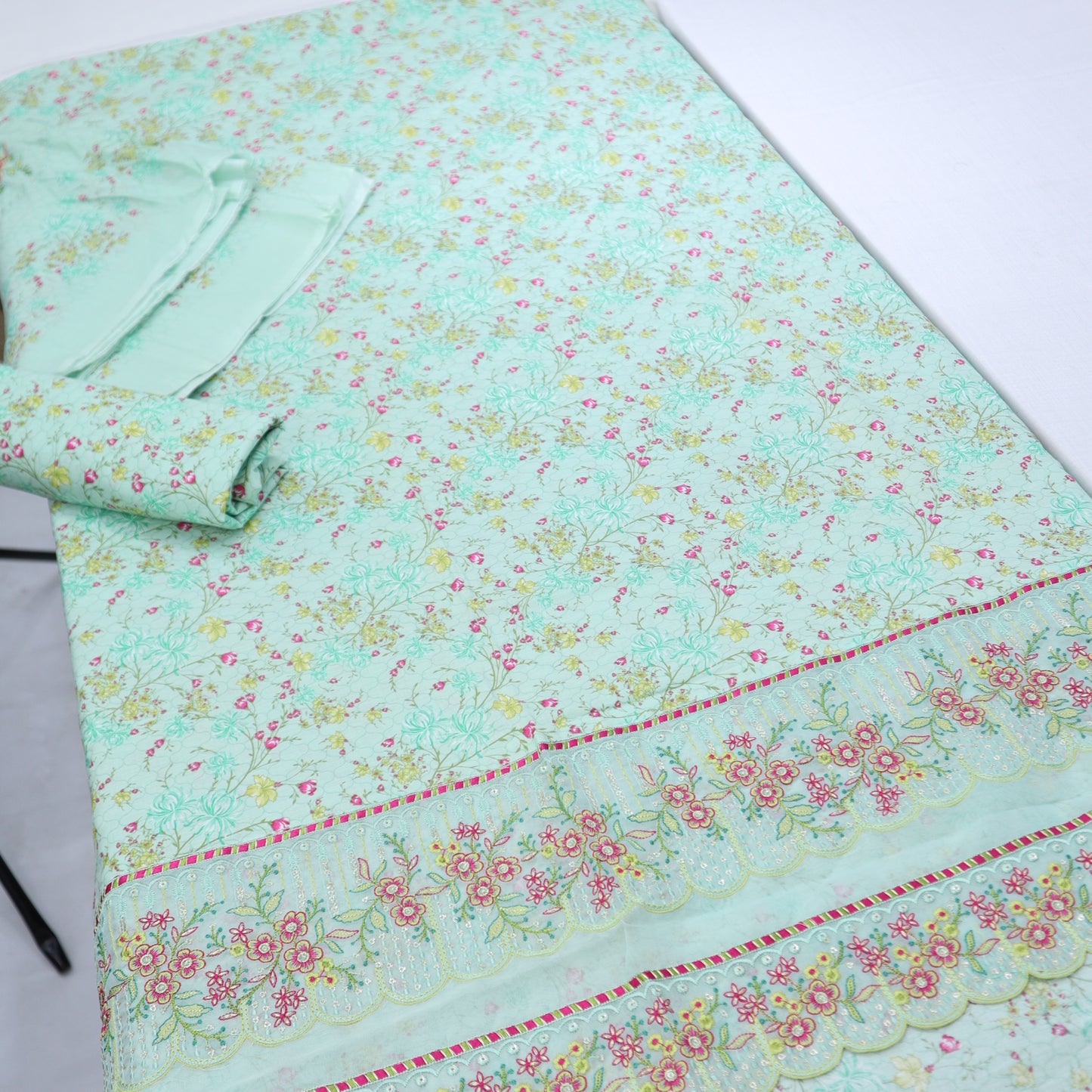 Cutwork Lawn (1245-078) Bin Saeed