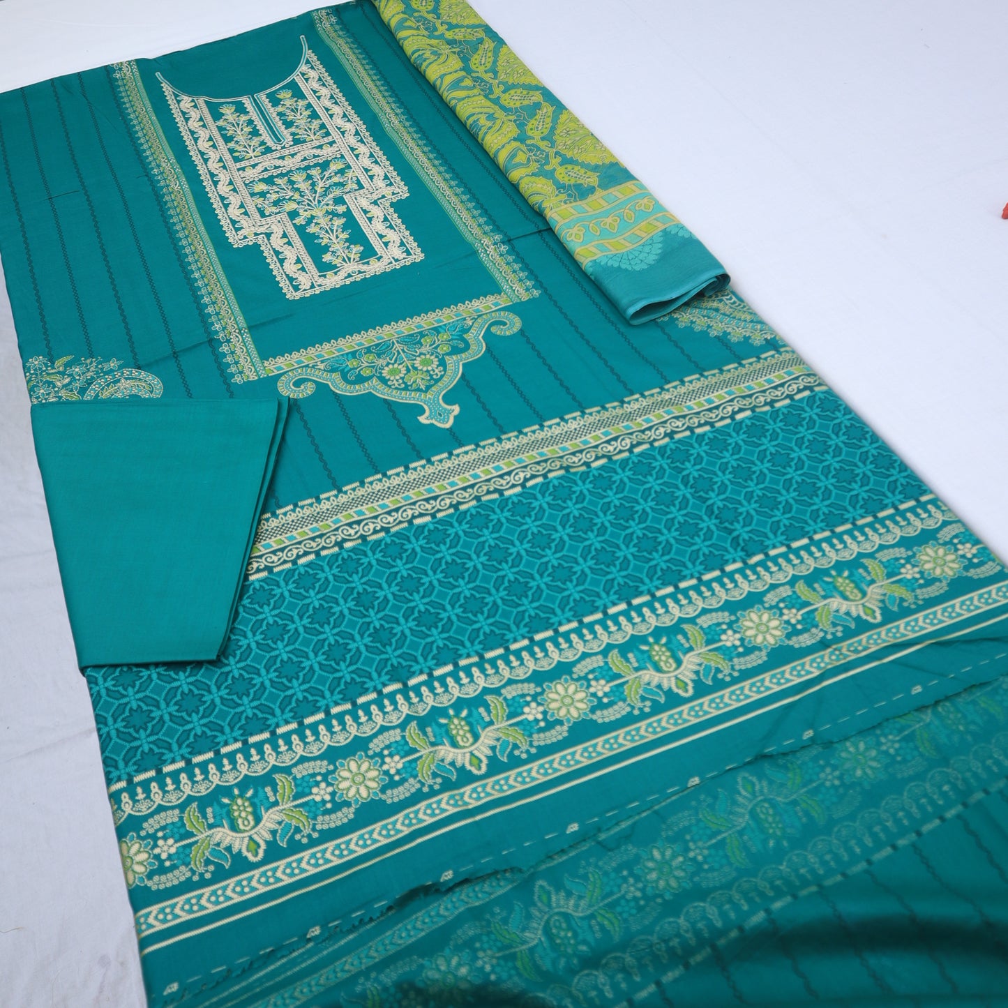 Signature Daimond Lawn Chiffon Dupatta (1276-052)