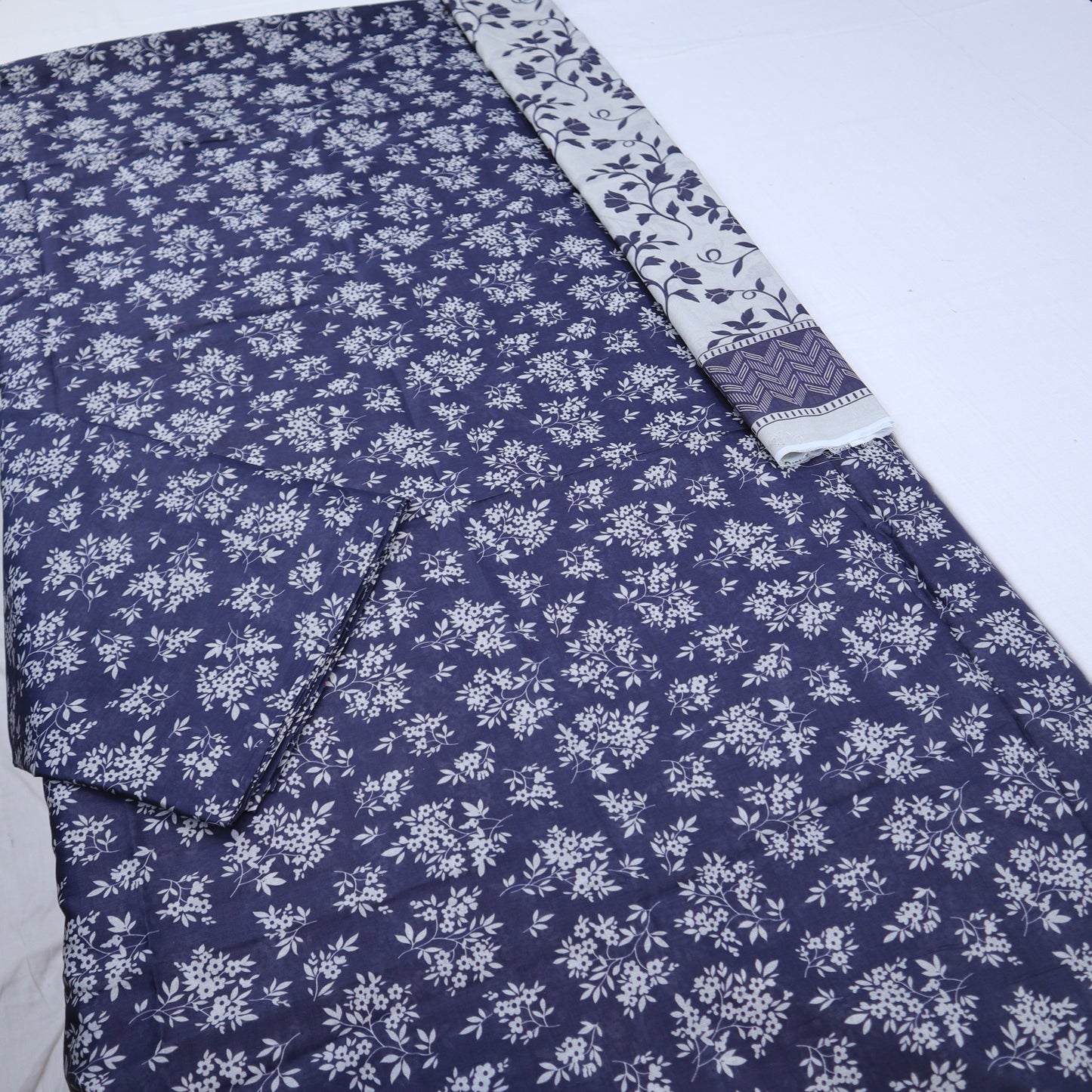 Printed Lawn 3 Piece IBN-E-PUKAR 1457-004