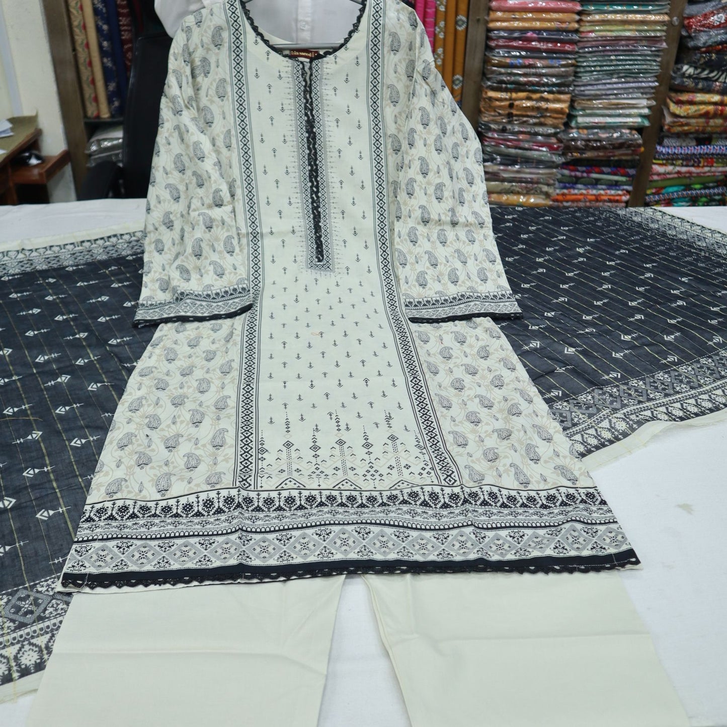 Bin Saeed Printed Lawn Stitch (1667-005)