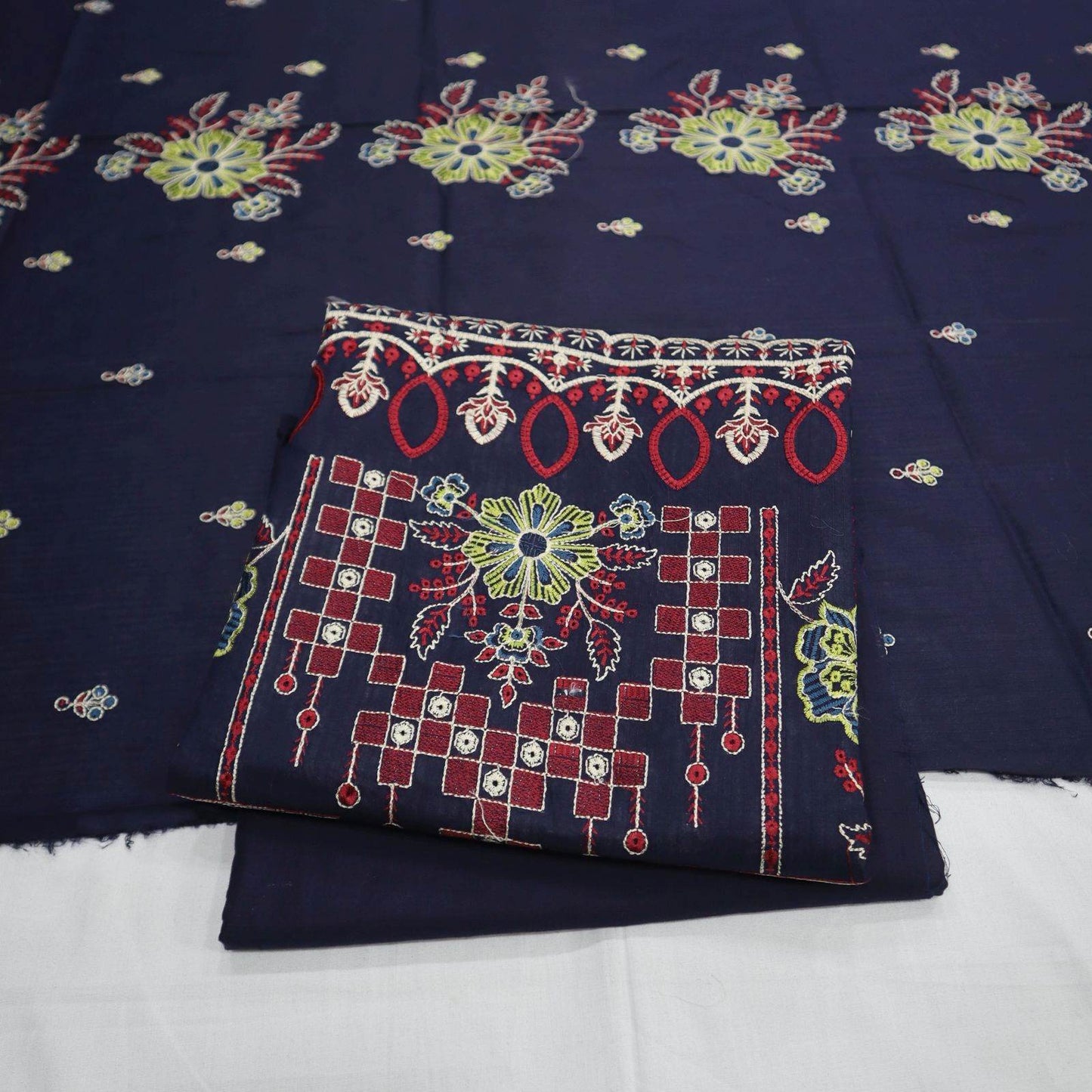 Embroidered Tana Dora Lawn 3 Piece (1909-006)