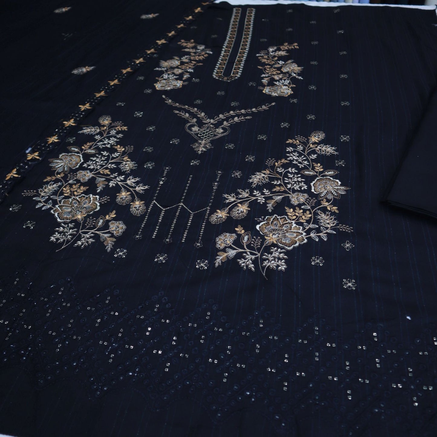 Heavy Embroidery Dhanak Khansa.K by H&H (1963-005)