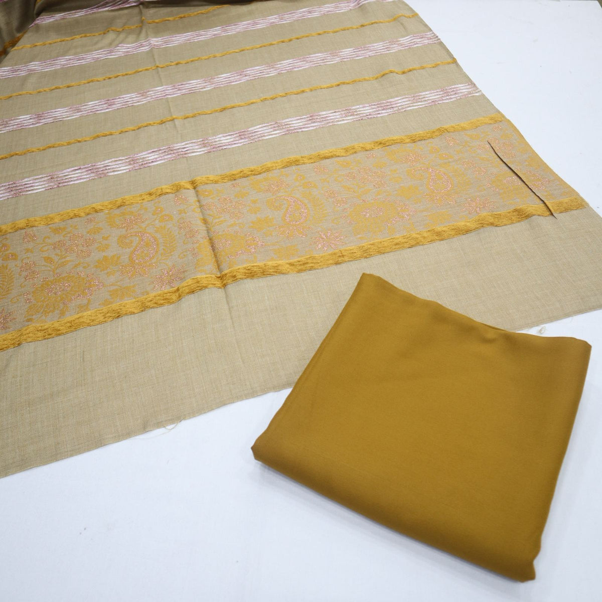 Dhanak with Fancy Wool Shawal (1980-003)
