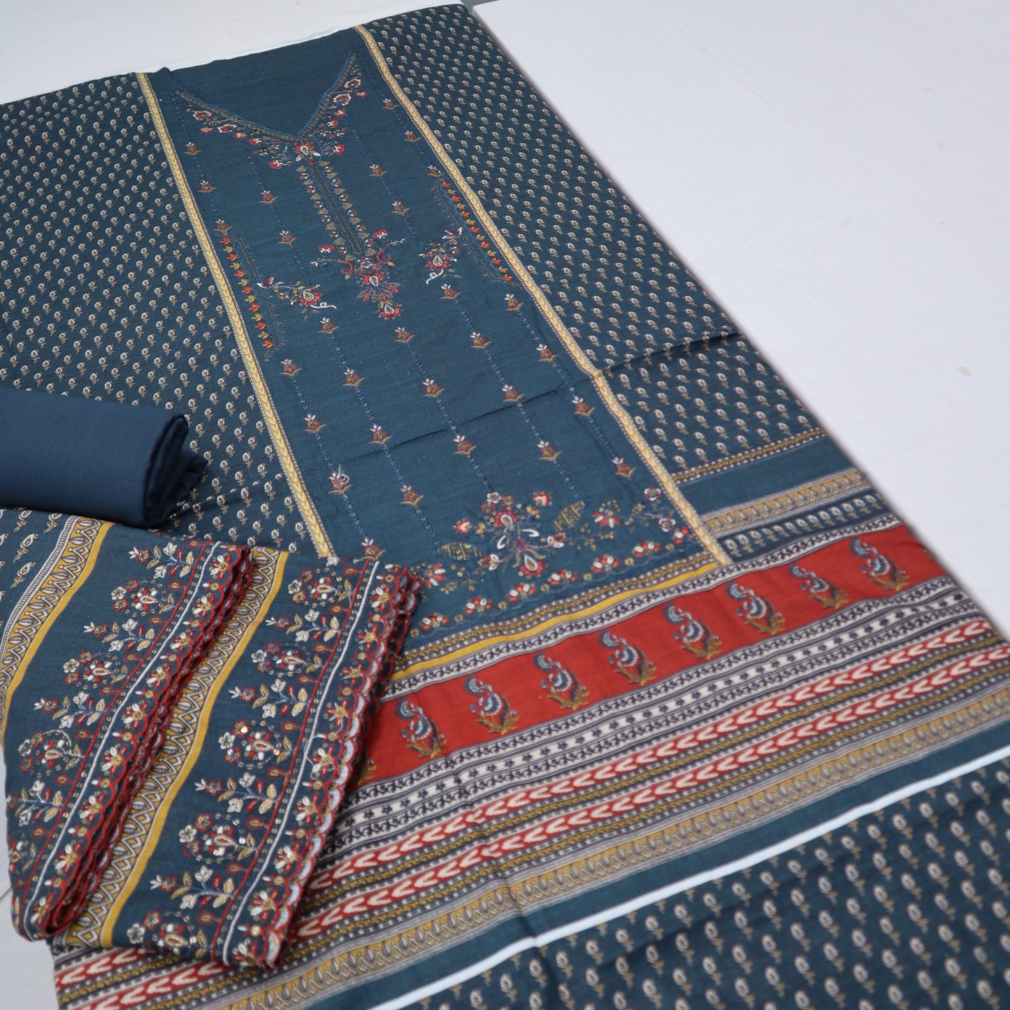 Khaddar Embroidery Cutwork (1437-003) Bin Saeed