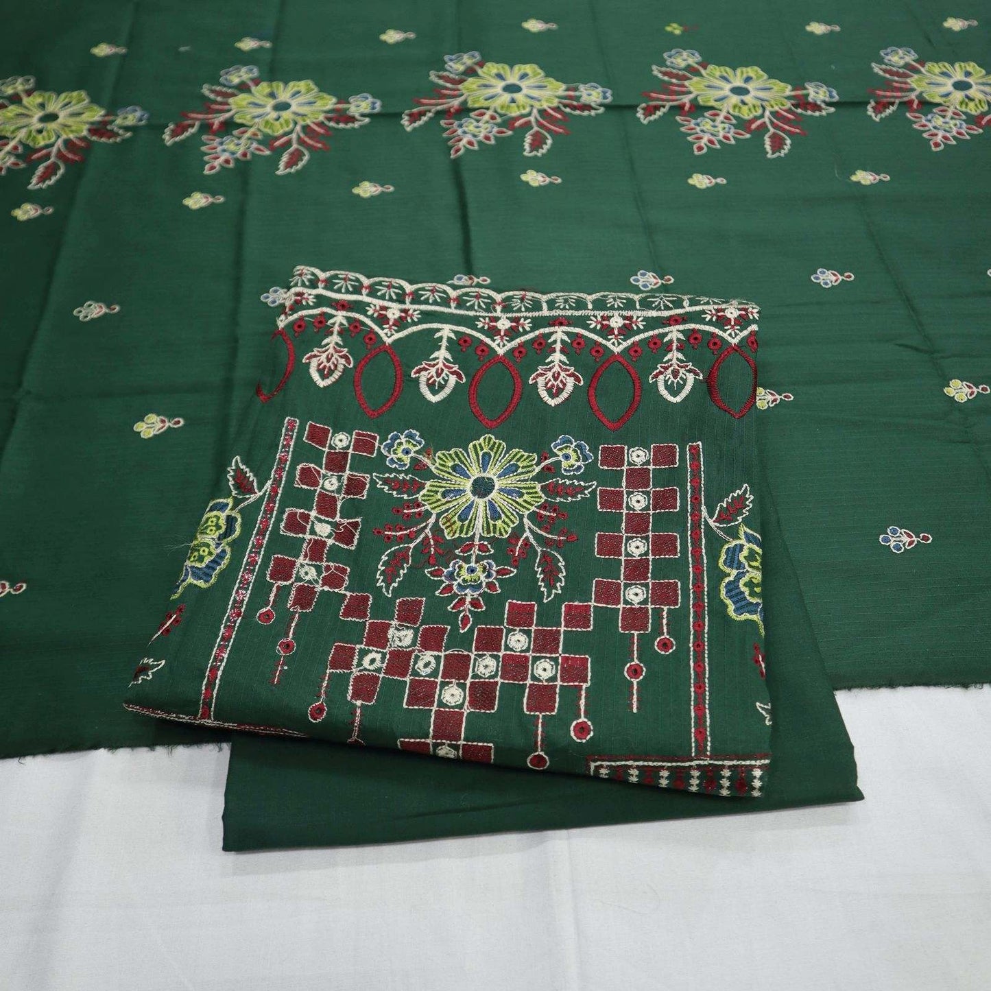 Embroidered Tana Dora Lawn 3 Piece (1909-004)