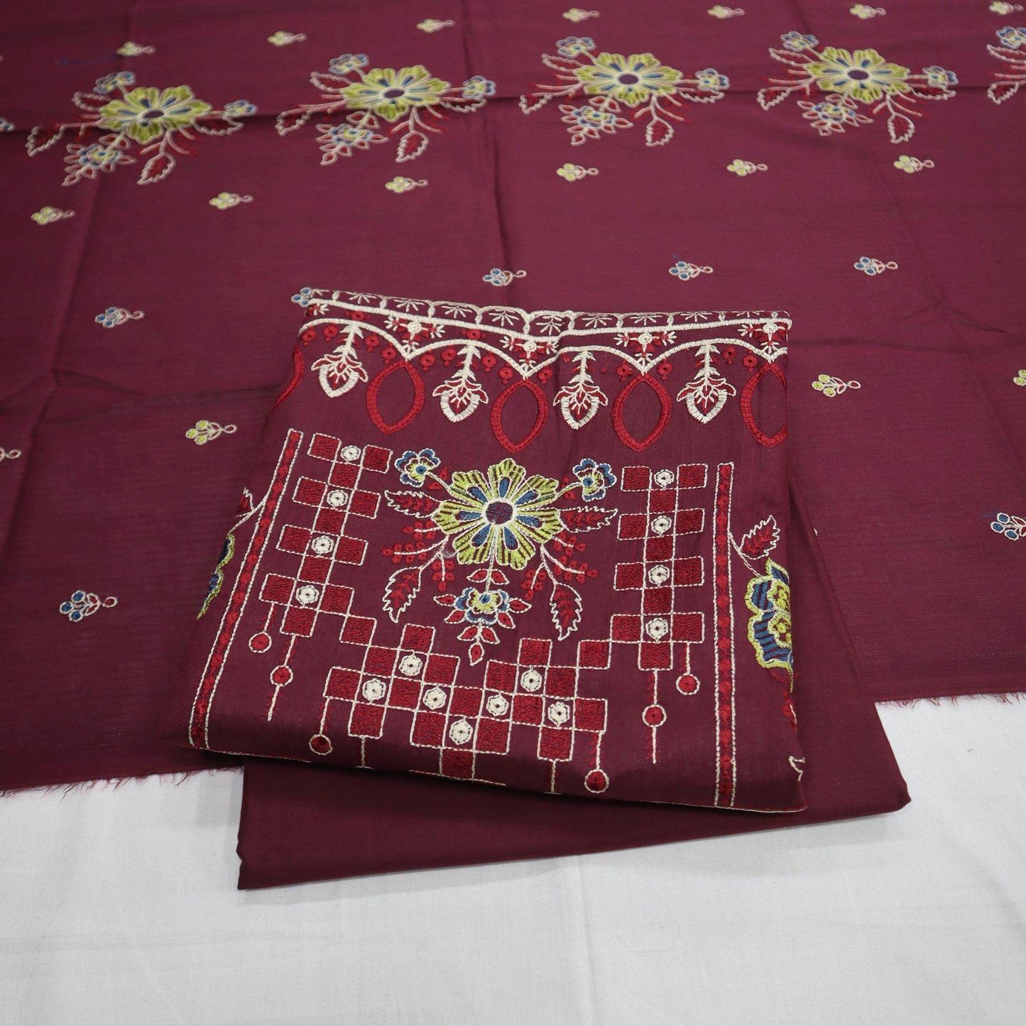 Embroidered Tana Dora Lawn 3 Piece (1909-005)