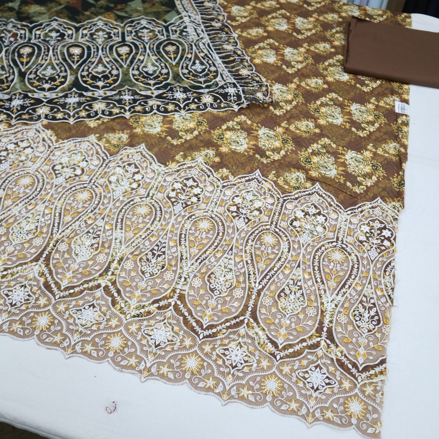 EMB Daman with 4S Cut-Work Dupatta by Riwayat (1920-003)