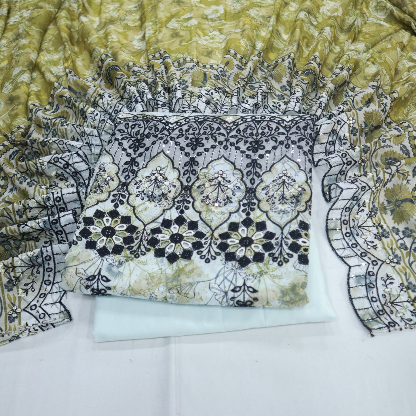 Daman EMB Cut-Work Dupatta by Mehak (1933-009)