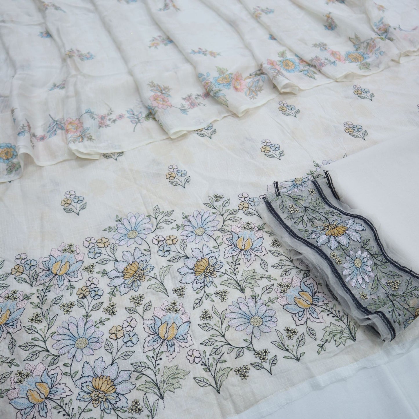 Bareeze Embroidered 3 Piece by HZ (1939-006)