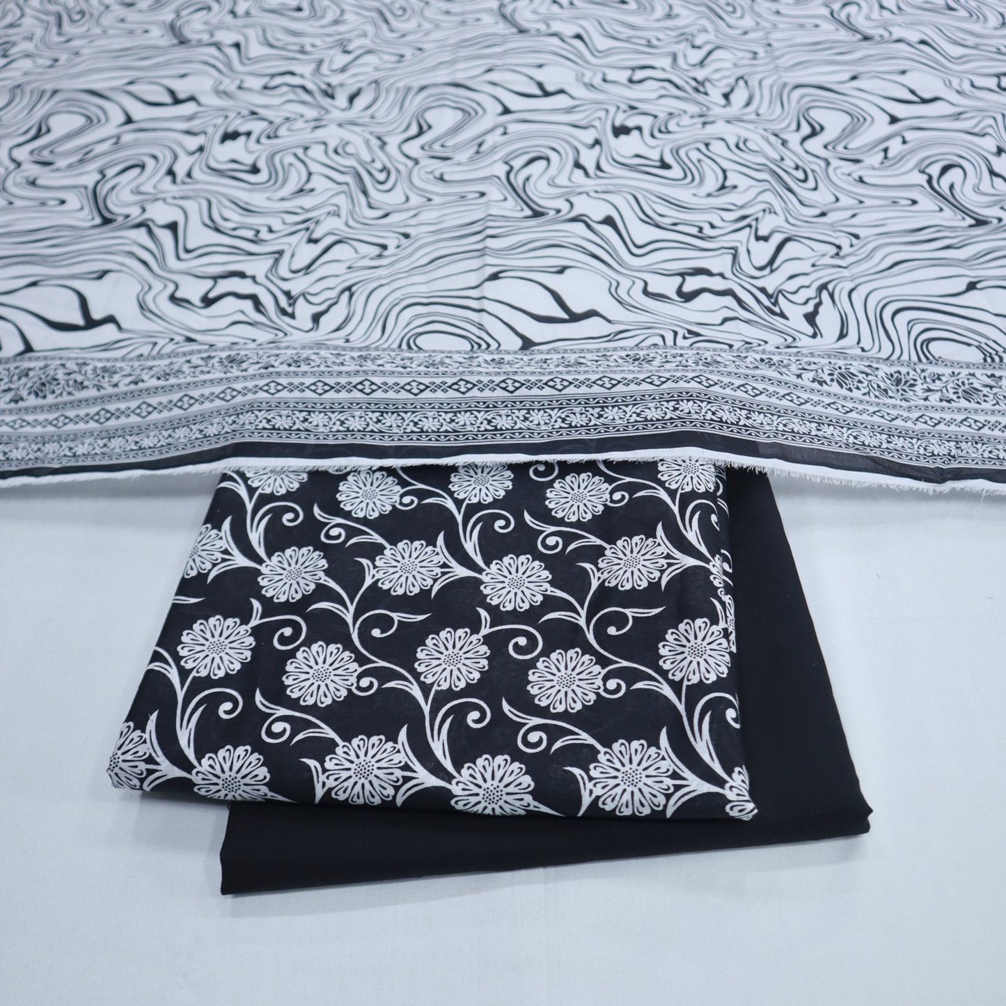B&W Printed Lawn 3 Piece by Regalia (1942-003)
