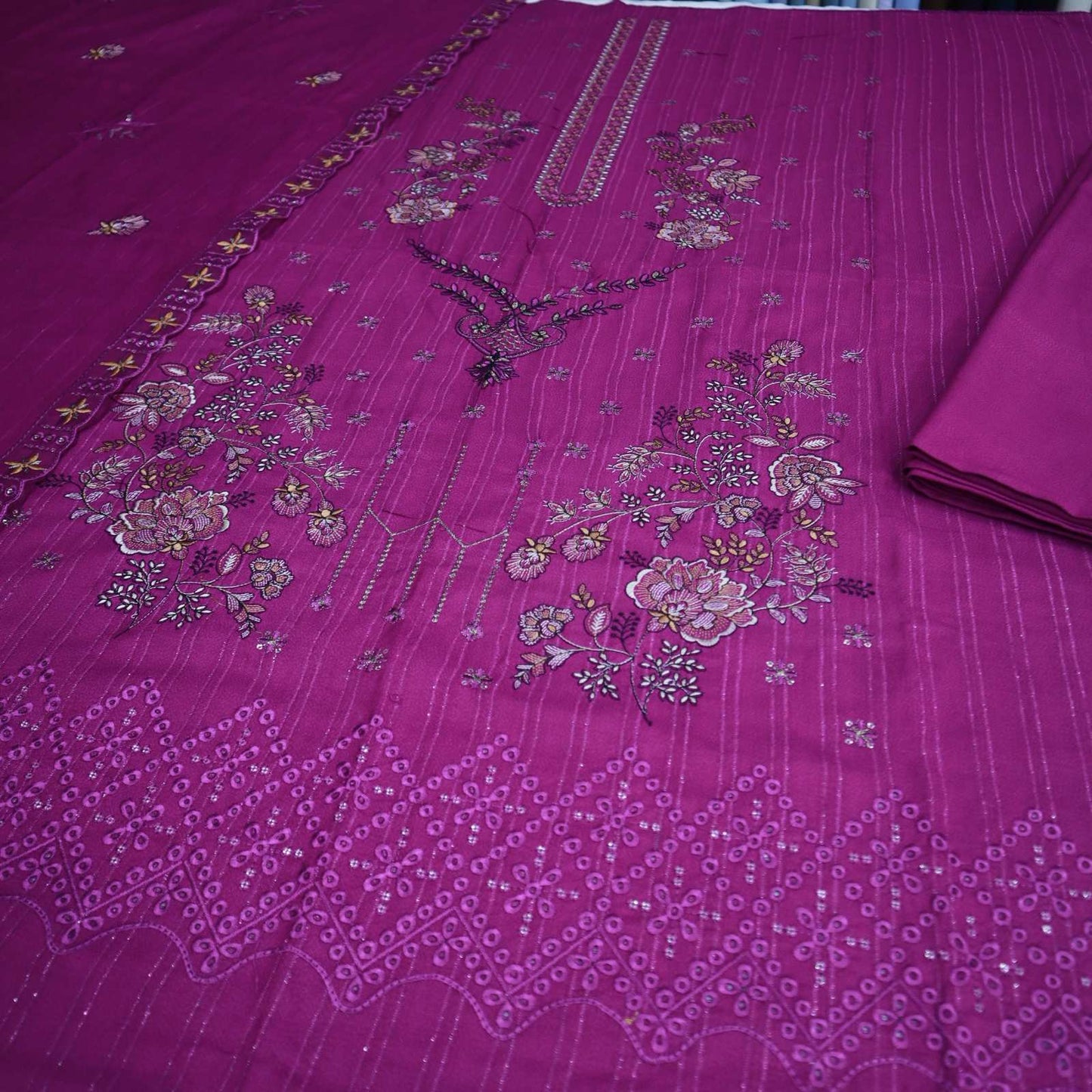 Heavy Embroidery Dhanak Khansa.K by H&H (1963-004)
