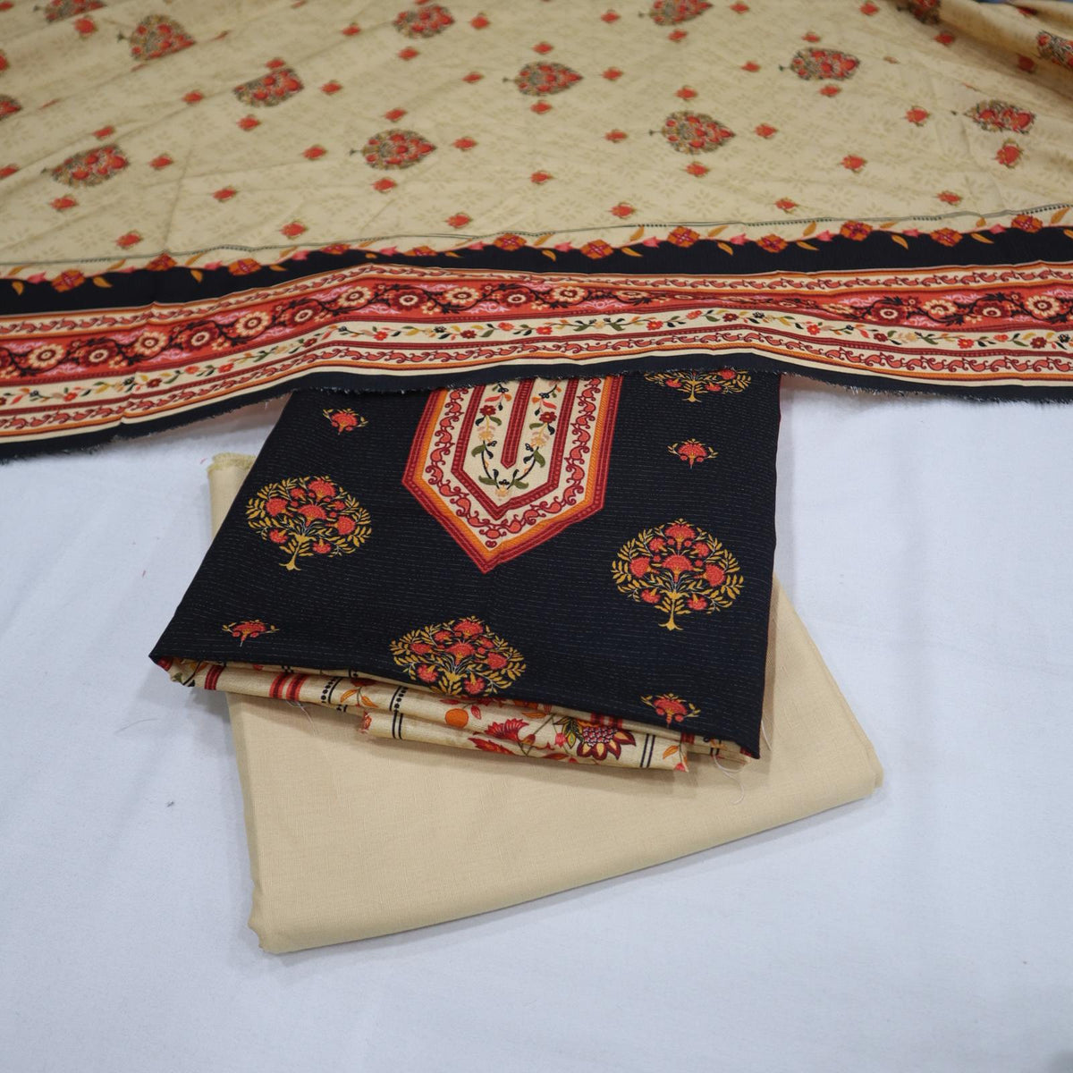 Exclusive Karandi by Hajra (1985-008)
