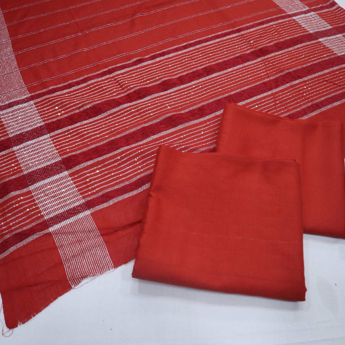 Self 20/20 with Chamki Doriya Wool Shawl (1987-007)